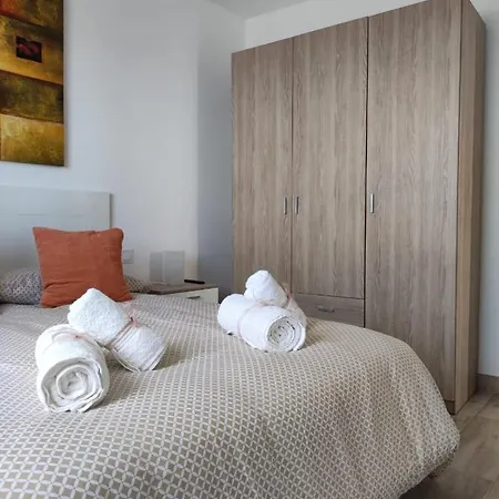Casa Piramide 3. Terraza Wifi Y Parking Privado Holiday home *
