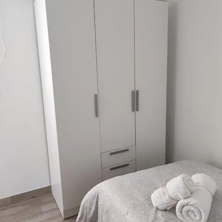 Casa Piramide 3. Terraza Wifi Y Parking Privado Hébergement de vacances *