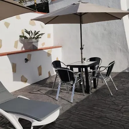 Casa Piramide 3. Terraza Wifi Y Parking Privado Hébergement de vacances